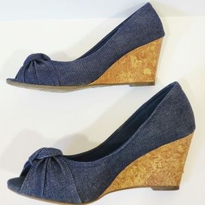 Women's denim knot cork wedge peep toe 8.5 wide